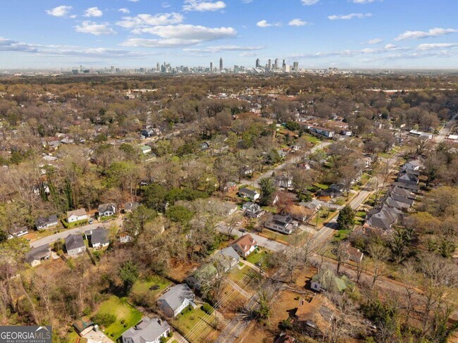 Building Photo - 1649 Beecher St SW