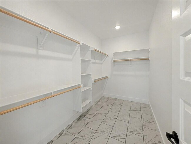 Building Photo - 6907 SW High Meadow Blvd