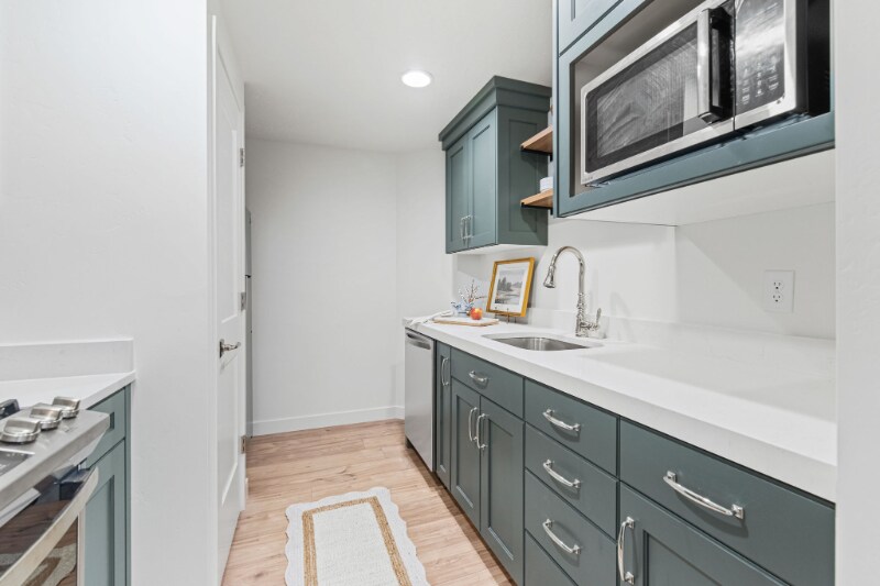 Building Photo - 3056 N Bar H Rd