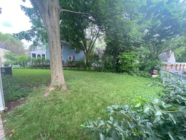 Building Photo - 1748 Brookdale Rd