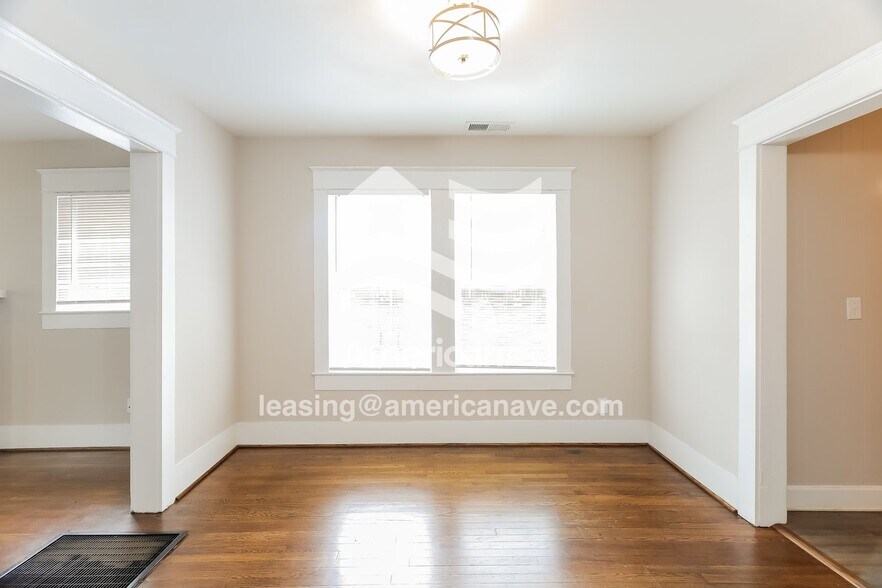 Building Photo - 118 Vines Ave