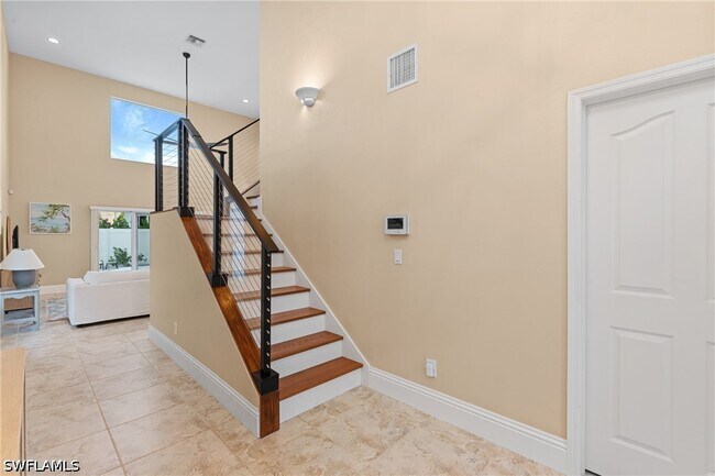 Building Photo - 523 103rd Ave N