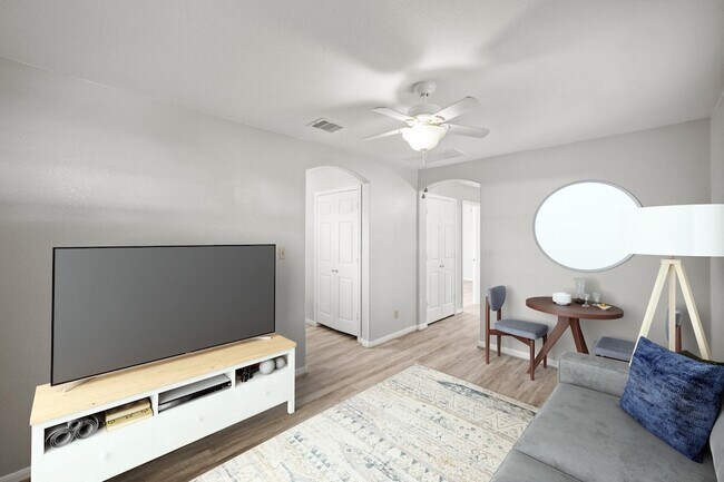 Building Photo - 4636 Mayflower St