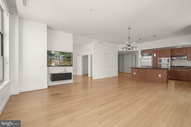 Building Photo - 2425 L St NW