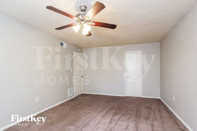 Building Photo - 4486 W Cypress Villas Dr