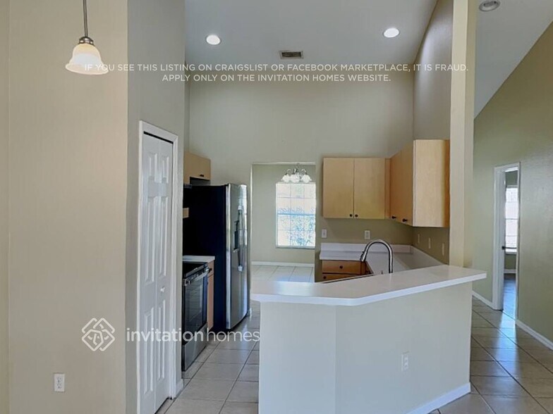 Building Photo - 441 Eagle Dr
