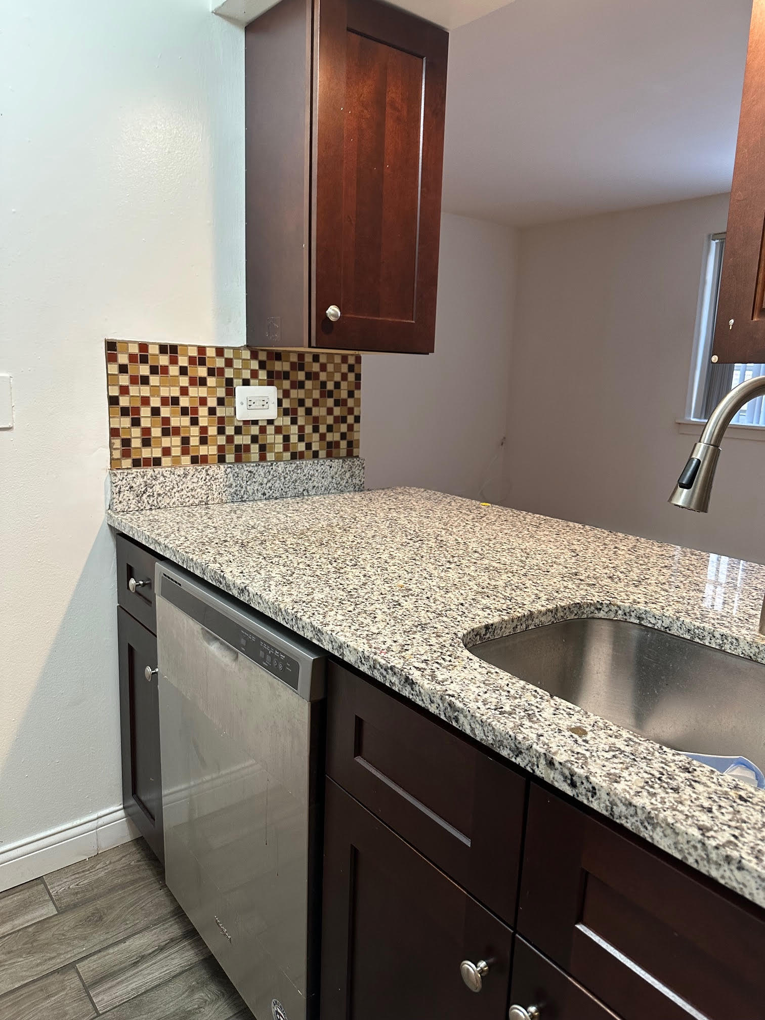 Building Photo - 3700 N Pine Grove Ave