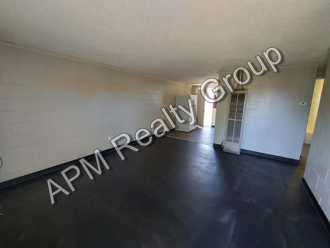 Building Photo - 2 bedroom apartment - 50% off first month!