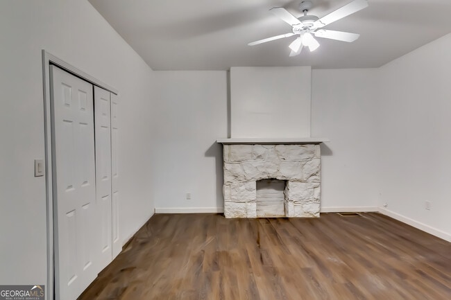 Building Photo - 1126 Briarcliff Pl NE