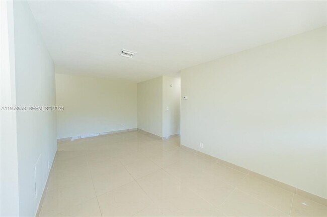 Building Photo - 938 Northern Dr