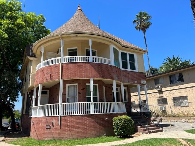 Building Photo - 1505 N Raymond Ave