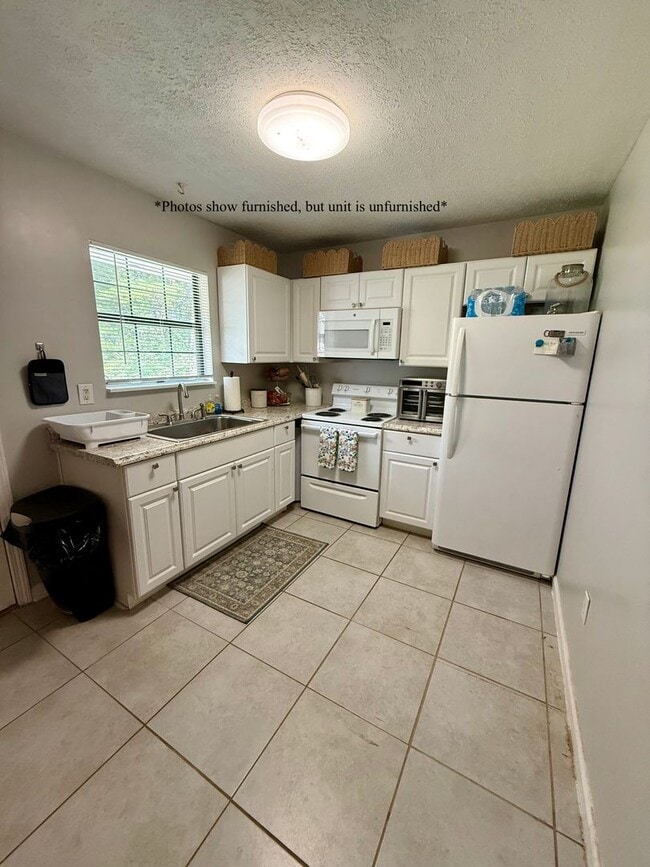 Building Photo - 802 Old McGinley Dr