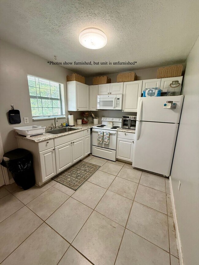Building Photo - Maryville 37803 - Available September 1st! Charming 1-bedroom, 1-bath Duplex for rent in Blount C...