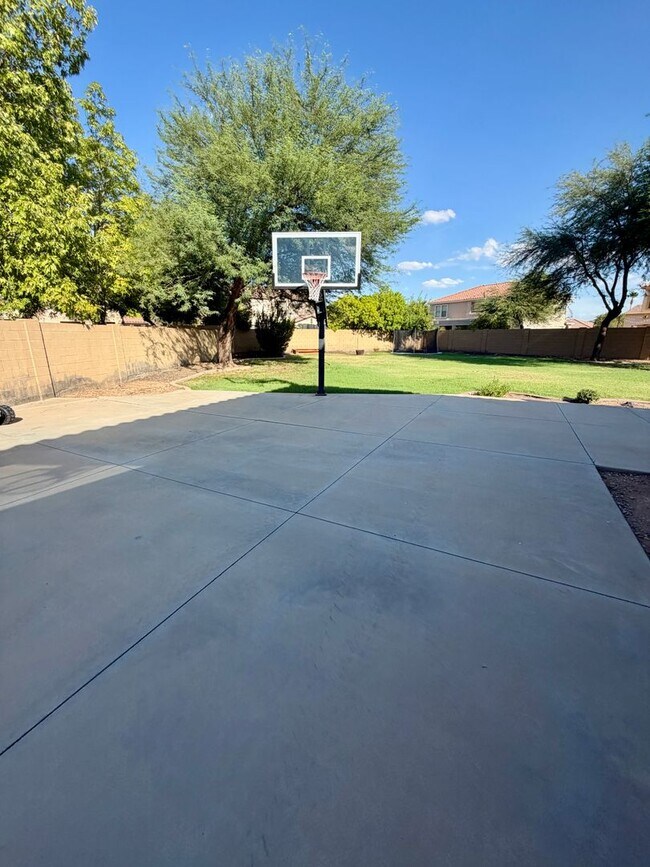 Building Photo - Spacious 6-bedroom, 2.5-bathroom home in Chandler, Welcome to the family friendly community of Su...