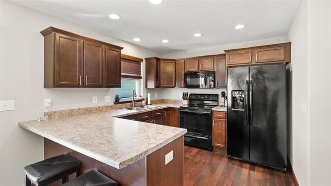 Building Photo - Move-In Ready Home with an Excellent Location