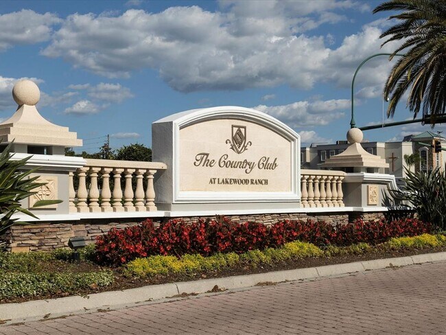 Building Photo - 7021 Woodmore Terrace