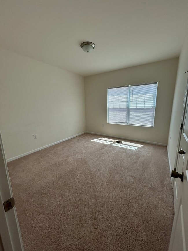 Building Photo - 1003 Excite Ave