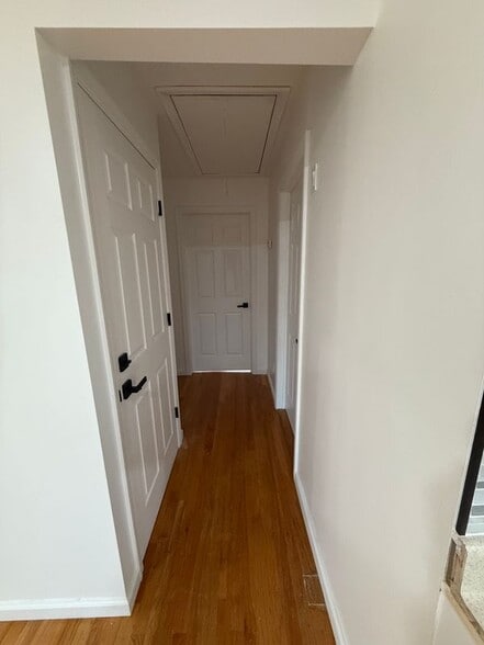 Building Photo - 2054 Grove St