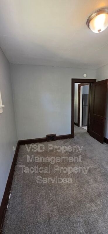 Building Photo - 4024 E 143rd St