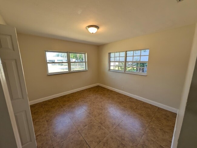 Building Photo - 180 Penn Way