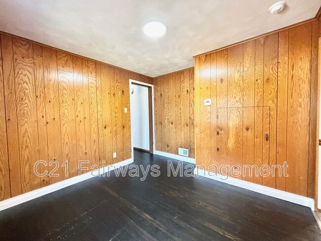 Building Photo - 616 Sandy Hill Rd