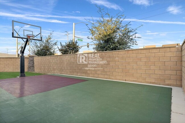 Building Photo - 3657 Bearberry Ave