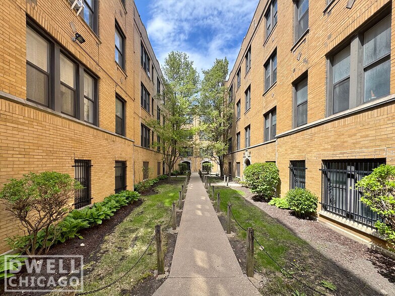 Building Photo - 1544 N Kedzie Ave