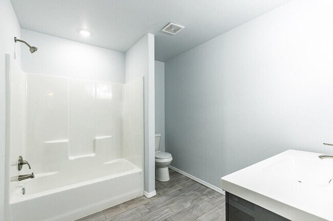 Building Photo - 8609 10th Pl