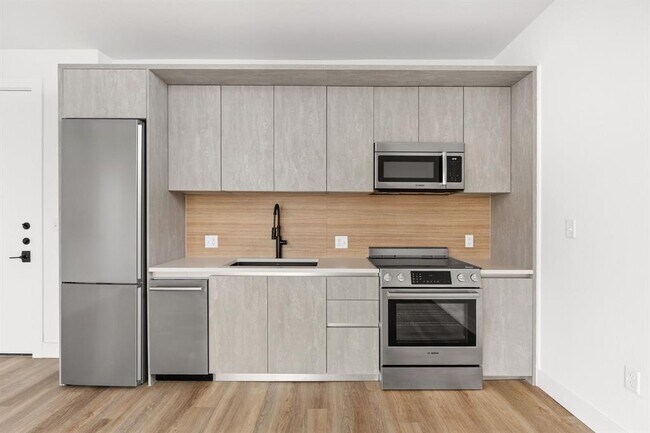 Building Photo - 4315 S Congress Ave