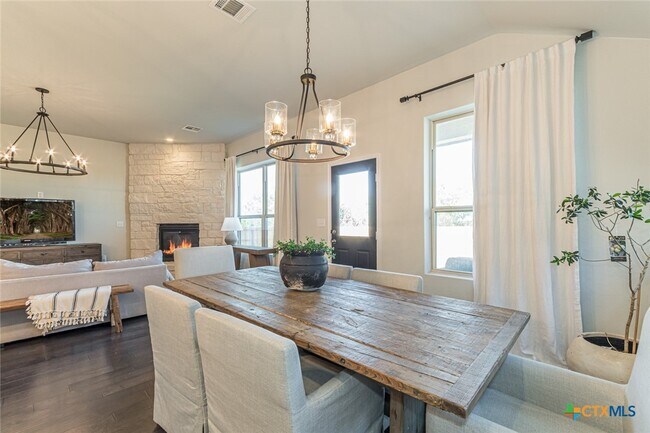 Building Photo - 2745 Ridge Forest Dr