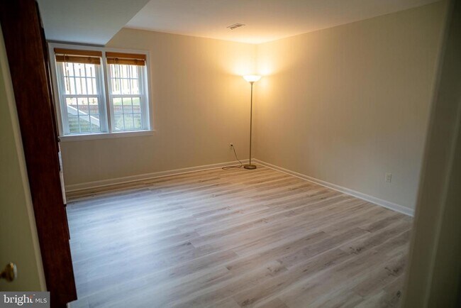 Building Photo - 5012 Larno Dr
