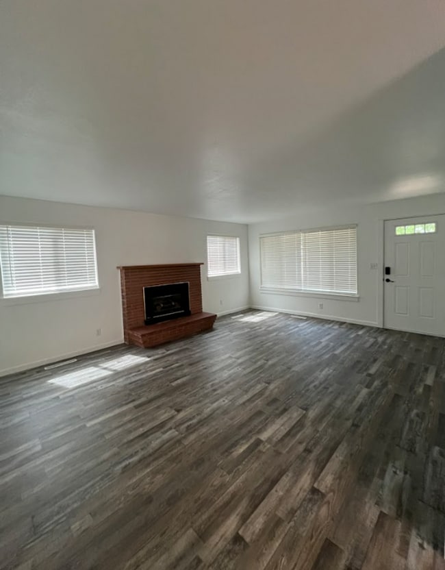 Building Photo - Updated corner lot, Single Level Home, 3BD...