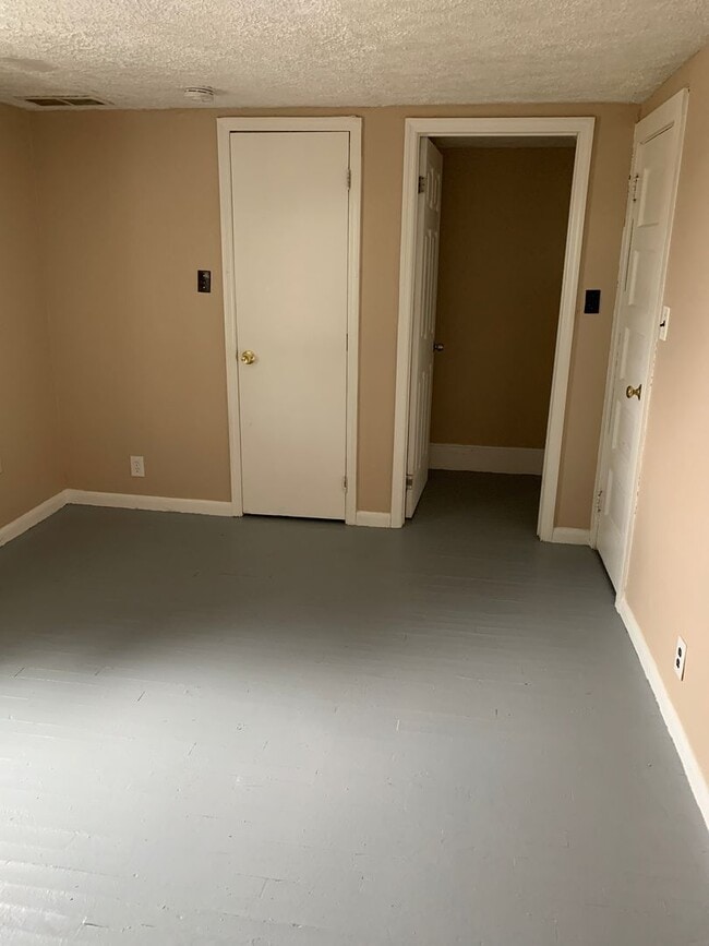 Building Photo - 1915 19th St