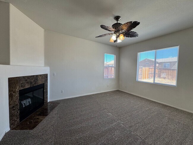 Building Photo - Victorville 3 Bedroom Home