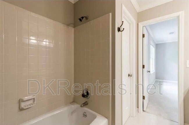 Building Photo - 637 Corbin Lake Ct