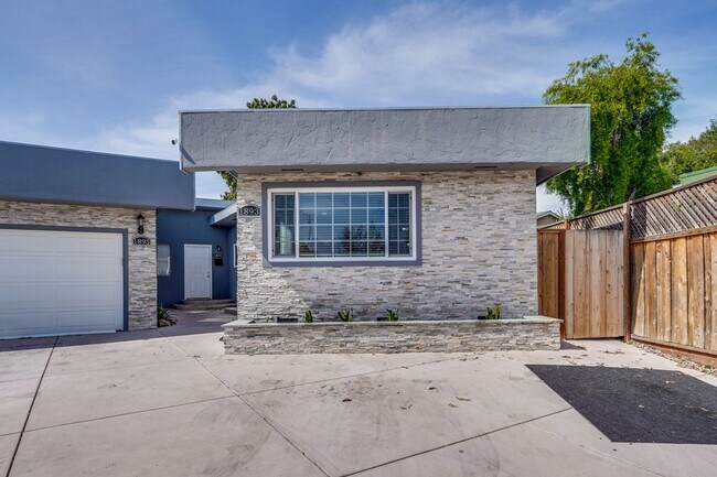 Building Photo - Excellent 2 Bed 1 Bath Home in Santa Clara!