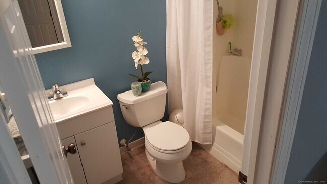 Building Photo - 405 Glendale Ave