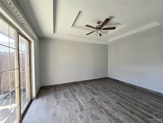 Building Photo - 11 Ashley Pl
