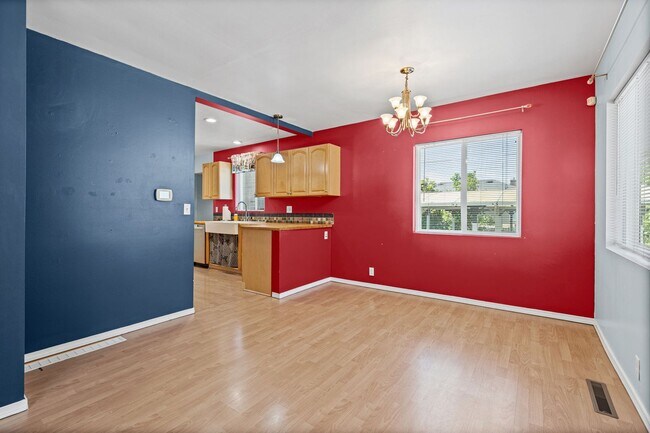 Building Photo - 1421 N 32nd St