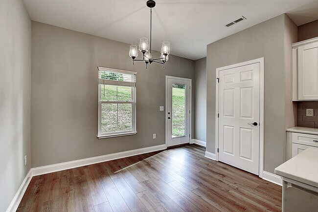 Building Photo - 2075 Haystack Cir