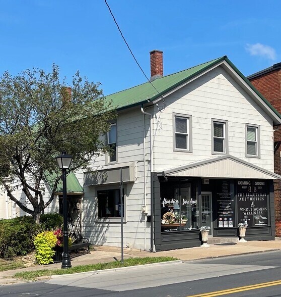 Building Photo - 1018 Mound St
