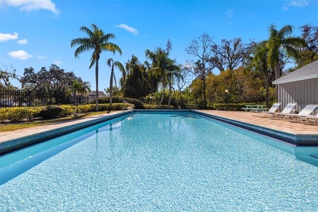 Building Photo - 245 Petrea Dr