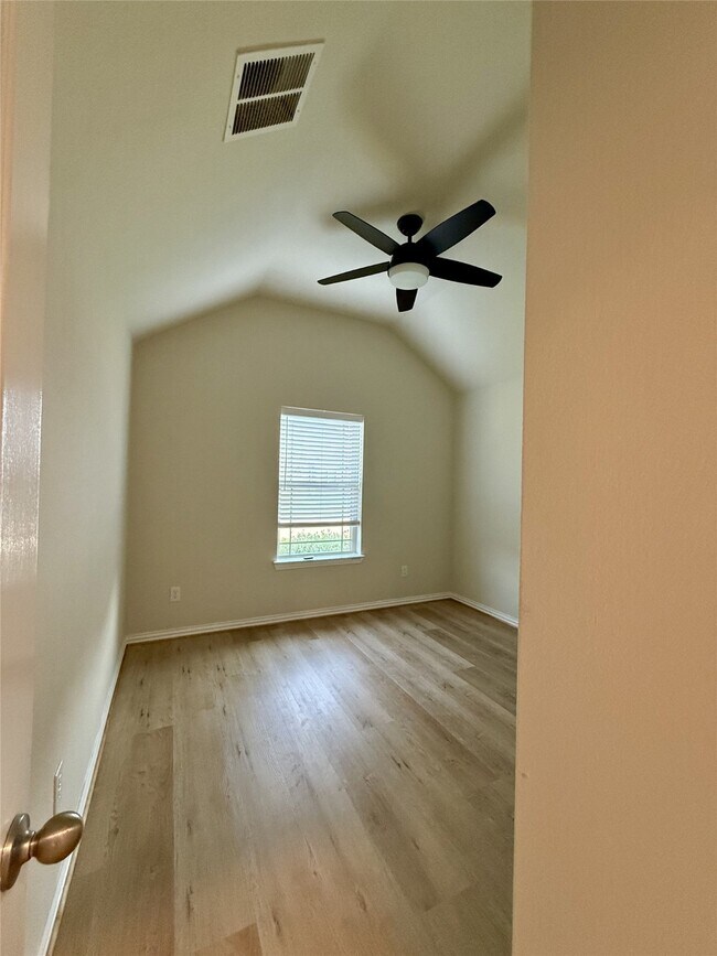 Building Photo - 3834 W Vicksburg Estates Dr