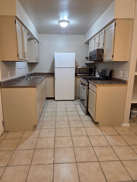 Building Photo - 5410 Burgundy Dr