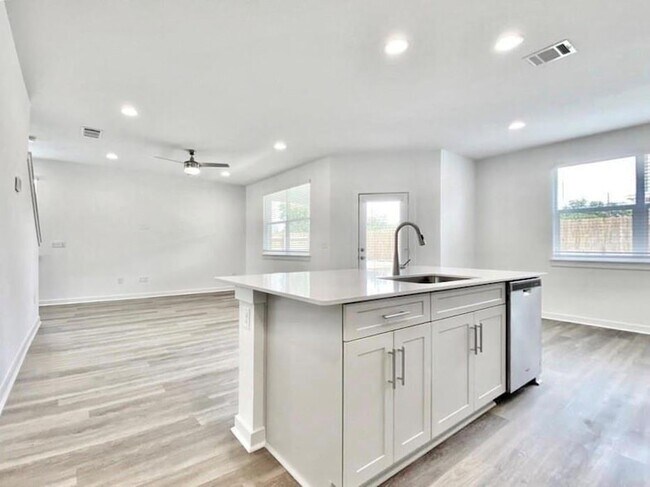 Building Photo - 1861 Bonham Ln