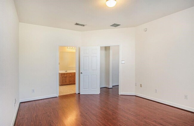 Building Photo - 19718 Summerlin Dr