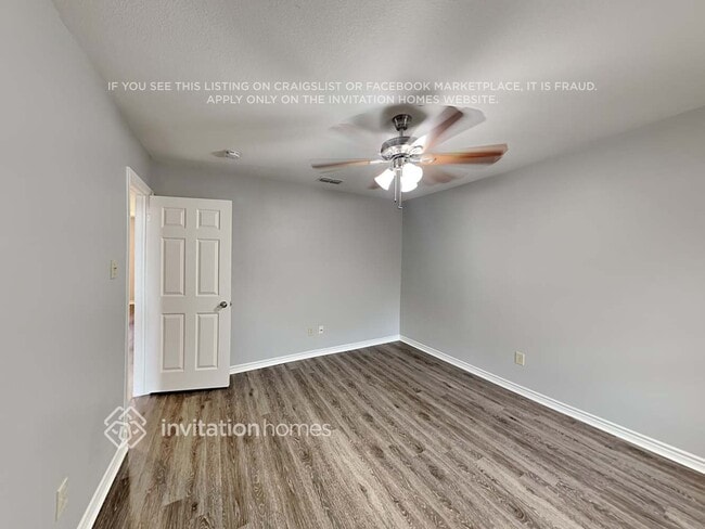 Building Photo - 6208 Sandstone Dr