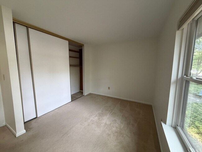 Building Photo - 1016 Timber Creek Dr