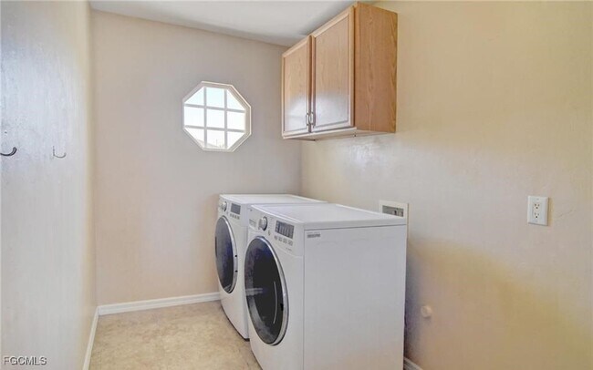 Building Photo - 1729 NE 21st St