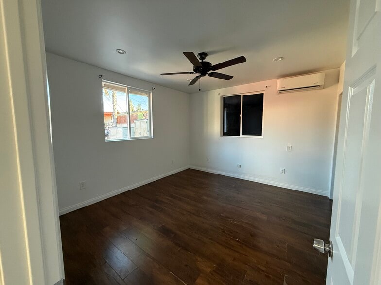 Building Photo - 18334 Lorne St